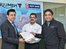ట్రైయంప్ మోటార్‌సైకిళ్ల కొనుగోలుకు హెచ్‌డిఎఫ్‌సి లోన్స్