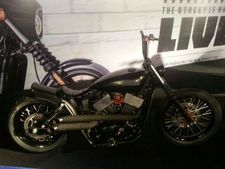 ఆటో ఎక్స్‌పో 2014: హ్యార్లీ డేవిడ్‌సన్ స్ట్రీట్ 750 విడుదల