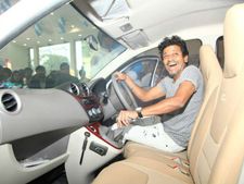 శివరాజ్ కుమార్ చేతుల మీదుగా బెంగుళూరులో డాట్సన్ గో లాంచ్