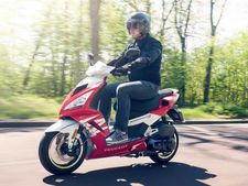 ప్యూజో స్కూటర్ విభాగంపై కన్నేసిన మహీంద్రా