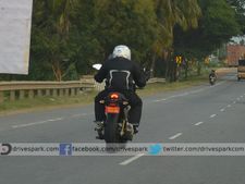 బెంగుళూరు రోడ్లపై టెస్టింగ్ దశలో కెమెరాకు చిక్కిన మహీంద్రా మోజో