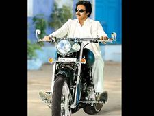 గోపాల గోపాల చిత్రంలో పవన్ కళ్యాన్ బైక్‌ని డిజైన్ చేసింది ఎవరు?