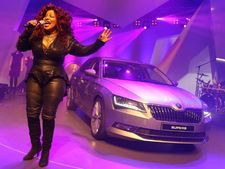 స్కొడా సూపర్బ్ 2015 ఆవిష్కరణ: ఫొటోలు, వివరాలు