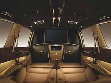 డిసి డిజైన్స్ నుంచి మరో సరికొత్త ఇన్నోవా లాంజ్ ప్యాకేజ్