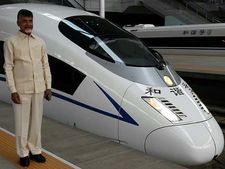 చైనాలో బుల్లెట్‌ రైలులో ప్రయాణించి, పరీక్షించిన చంద్రబాబు నాయుడు