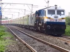 రామేశ్వరం మరియు మనామదురైల మధ్య ప్రారంభమైన భారత దేశపు మొదటి గ్రీన్ ట్రైన్ కారిడార్ 