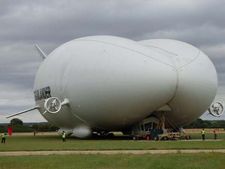 నింగికేగిన ప్రపంచపు అతి పెద్ద ఎయిర్‌ల్యాండర్ 