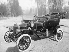 హిస్టరీలో భారీగా అమ్ముడుపోయిన టాప్ 10 కార్లు 