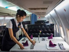 విమాన ప్రయాణానికి ముందు ఎట్టి పరిస్థితుల్లో తీసుకోకూడని ఆహార పదార్థాలు 