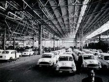 70 ఏళ్ల ప్రతిష్టను ఫ్రెంచ్ దిగ్గజానికి అమ్మేసిన హిందుస్తాన్ మోటార్స్