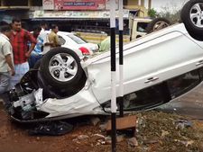 స్విఫ్ట్ దెబ్బకు తలక్రిందులైన హోండా సిటి: వీడియో