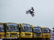 ప్రదర్శనలు, రైడింగ్‌లు, డ్రిఫ్టిం‌గ్‌లతో ప్రత్యేక స్థానం సంపాదించుకున్న 2017 మోటోరిగ్ వేడుకలు