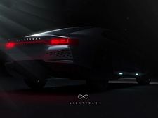 సోలార్ పవర్‌తో మాత్రమే నడిచే కార్లను రూపొందించి, కంపెనీనే స్థాపించిన విద్యార్థులు