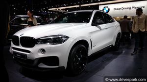 ఆటో ఎక్స్‌పో 2018: బిఎమ్‌డబ్ల్యూ ఎక్స్6 పెట్రోల్ వెర్షన్ విడుదల