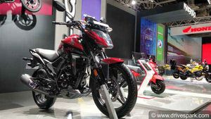 హోండా ఎక్స్-బ్లేడ్ విడుదల: ధర, ఇంజన్, ఫీచర్లు, మైలేజ్ మరియు ఫోటోలు