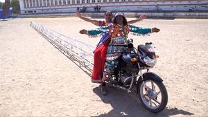 గిన్నిస్ వరల్డ్ రికార్డులో బజాజ్ డిస్కవర్ 125