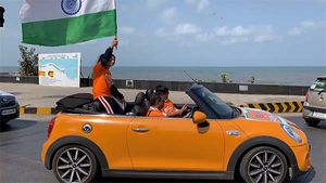 లగ్జరీ కార్లతో ఎన్నికల ప్రచారం చేసారు..! ఎక్కడో తెలుసా ?