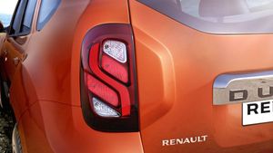 కస్టమర్,తన కారు రంగు కోసం కేసు వేసాడు...గెలిచాడు! 