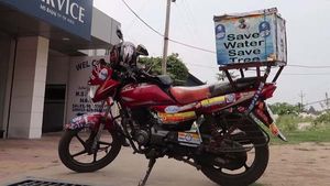 అద్భుతం! మీరు ఈ ప్లాటినా బైక్ నడుపుతున్నారు అంటే :[వీడియో]