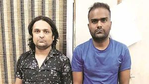 బొమ్మ పిస్టల్తో బెదిరించి రెండు దశాబ్దాలుగా ఏకంగా 100 కార్లను దొంగలించేసాడు!!