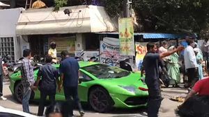 హైదరాబాద్ లో అత్యంత ఖరీదైన లంబోర్ఘిని కార్ ఎవరిదో తెలుసా :[వీడియో] 