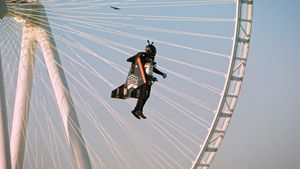 గాలిలో 6,000 అడుగుల ఎత్తు ఎగిరి ప్రపంచ రికార్డు సాధించిన వ్యక్తి ఇతడే