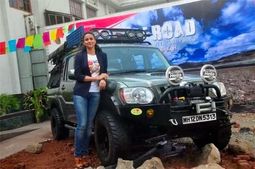 బాలీవుడ్ సెలబ్రెటీస్ వాడే ఈ కార్లు చూస్తే షాక్ అవ్వాల్సిందే