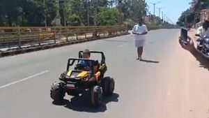 లాక్ డౌన్ ఉల్లంఘించిన కర్ణాటక ఎమ్మెల్యే, ఎవరో తెలుసా.. !