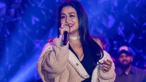 భారతీయ మహిళా సింగర్స్ లగ్జరీ కార్లు ఎలా ఉన్నాయో చూడండి