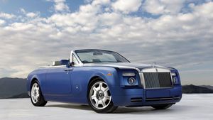 అంబానీ యొక్క రోల్స్ రాయిస్ కార్స్ చూసారా..!