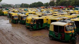 ఆటో, టాక్సీ డ్రైవర్లకు ఆర్థిక సహాయాన్ని ప్రకటించిన ప్రభుత్వం, ఎక్కడో తెలుసా..?