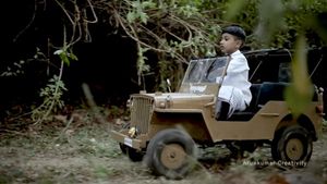 బుడతడు ఉపయోగించడానికి బుల్లి కారు తయారుచేసిన తండ్రి