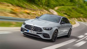 ఎఎమ్‌జి ఇ 63ఎస్ ఫేస్‌లిఫ్ట్ కారుని ఆవిష్కరించిన మెర్సిడెస్ బెంజ్