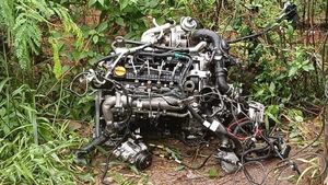 టాటా నెక్సాన్ ఆక్సిడెంట్ : ఎగిరి బయట పడ్డ ఇంజిన్, ప్రాణాలతో బయటపడ్డ డ్రైవర్