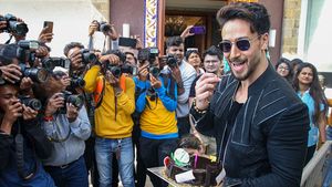 2.3 మిలియన్ ప్రేక్షకుల మది దోచిన టైగర్ ష్రాఫ్ వీడియో 