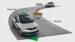 80 మీటర్లు దొర్లుకుంటూ వెళ్లినప్పటికీ బయటపడిన టాటా టియాగోలోని ప్రయాణికులు, ఎలానో మీరే చూడండి