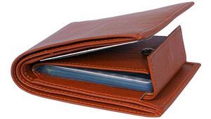 దొంగిలించిన ఎటిఎం కార్డు పాస్‌వర్డ్ అడగడానికి వచ్చిన దొంగ ; తర్వాత ఎం జరిగిందో తెలుసా !