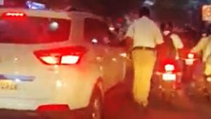 నిజంగా ఇతడు గ్రేట్ పోలీస్.. ఎందుకో మీరే చూడండి ?