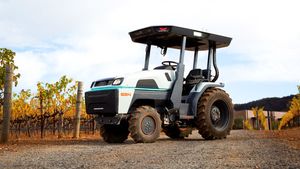 మీకు తెలుసా.. ఈ ట్రాక్టర్‌కి డ్రైవర్ అవసరం లేదు.. ఇంకెలా పనిచేస్తుందో వీడియోలో చూడండి 