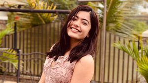 రష్మిక మందన్న కార్స్ ఎప్పుడైనా చూసారా.. అయితే ఇది చూడండి