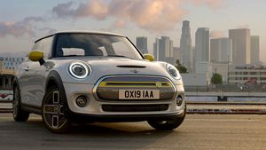 భారత్‌లో MINI Cooper SE లాంచ్ ఎప్పుడో తెలుసా?