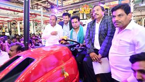 మహీంద్రా ట్రాక్టర్ ఉత్పత్తిలో రికార్డ్ బద్దలు కొట్టిన తెలంగాణ.. KTR పై ఆనంద్ మహీంద్రా కామెంట్స్