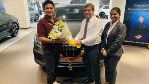 జర్మన్ లగ్జరీ కారు కొన్న 'మనోజ్ ముంతాషిర్': ధర రూ.79.99 లక్షలు