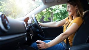 కారులో మీ ప్రయాణం సురక్షితంగా సాగాలంటే, మీ డ్రైవింగ్ పొజిషన్‌ను ఇలా సెట్ చేసుకోండి..!