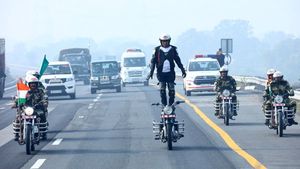 రాయల్ ఎన్‌ఫీల్డ్ బైకులతో వరల్డ్ రికార్డ్స్ సృష్టించిన BSF