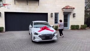 పనిమనిషికి జావితాంతం గుర్తుండే గిఫ్ట్ ఇచ్చిన మనసున్న కుటుంభం.. వైరల్ అవుతున్న వీడియో