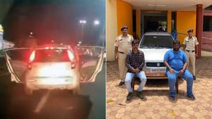 హైవేపై డోర్లు తెరిచి కారు డ్రైవింగ్.. వీడియో వైరల్, కారు సీజ్