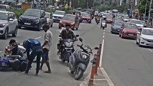 ఇండికేటర్‌ వినియోగించకుండా రోడ్డు క్రాసింగ్ చేస్తున్నారా.. ఇలాంటి ప్రమాదాలు జరగవచ్చు..!