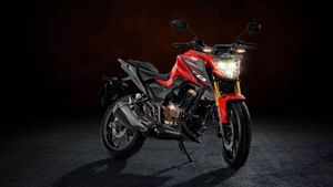 యూత్ ఫేవరెట్ సరికొత్త స్ట్రీట్‌ ఫైటర్‌ హోండా CB300F విడుదల.. ధర రూ. 1.70 లక్షలు