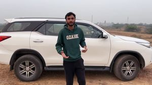 ఆ కారులో రోడ్డుపైకి వచ్చినందుకు రూ. 30,500 జరిమానా.. ఖంగుతిన్న యూట్యూబర్‌.!!